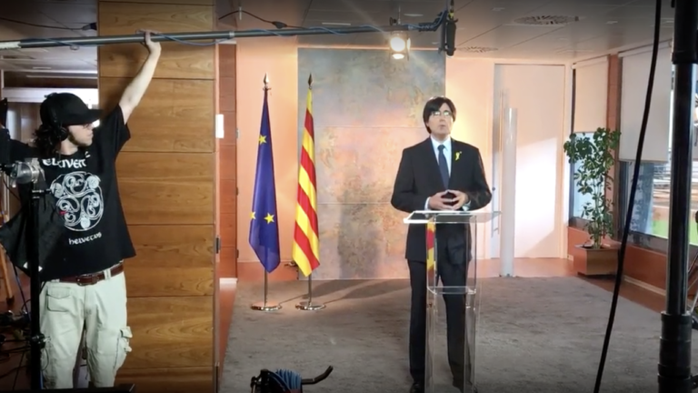 Puigdemont patrocina ‘Ocho Apellidos Catalanes’ en Telecinco