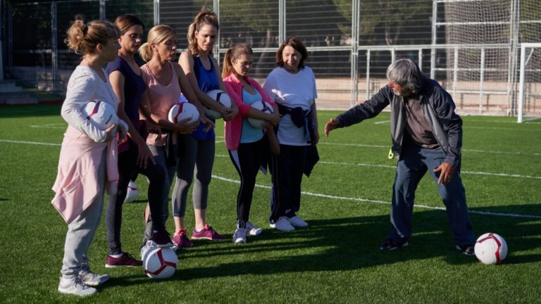 Las chicas compiten en un torneo de fútbol femenino en ‘La que se avecina’